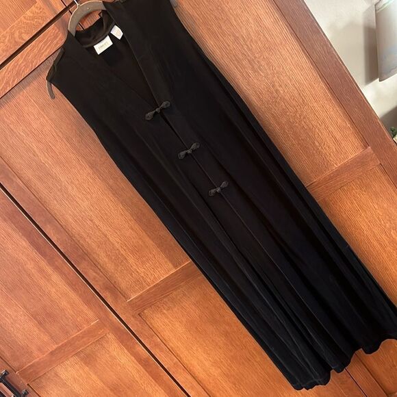 Chico's Traveler's 3 unique button Vest dress up or down size 2 or 12-14 - Picture 2 of 8